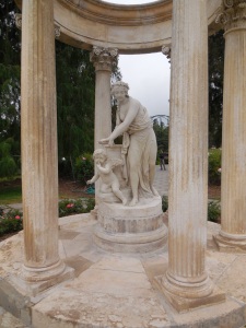 The statur in the rose garden